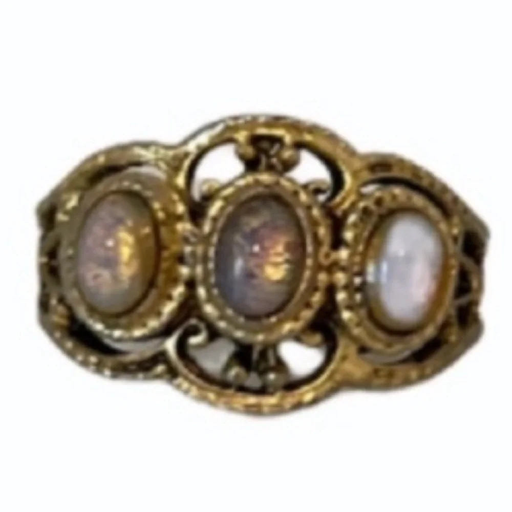 Elegant Vintage Ring 3 Stone Bezel Opal Moonstone Delicate Ornate Gold Filigree